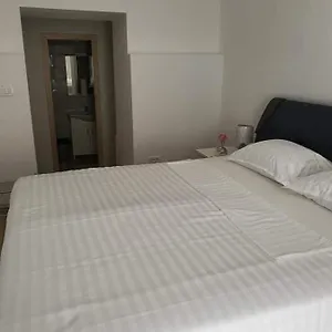 Apartman Aldi 3, Pula
